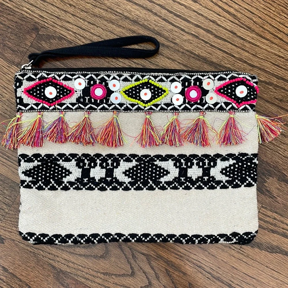 Stephanie Nicole New York Boho Tassel Beaded Wristlet Clutch
